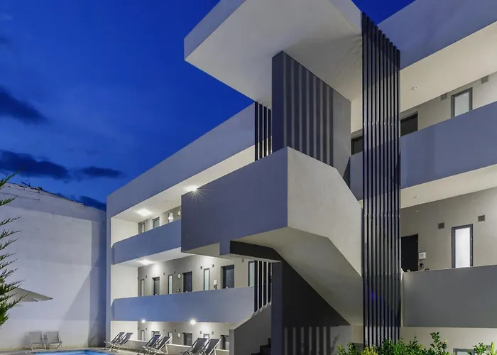 Live The Luxe